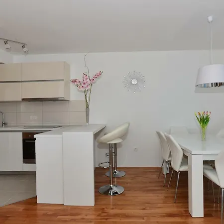 Dominik マカルスカ